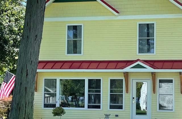Lake Erie, small town on a Great Lake! Private community, beautiful new cottage!