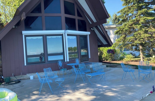 Lake Erie Water Front House Available in July