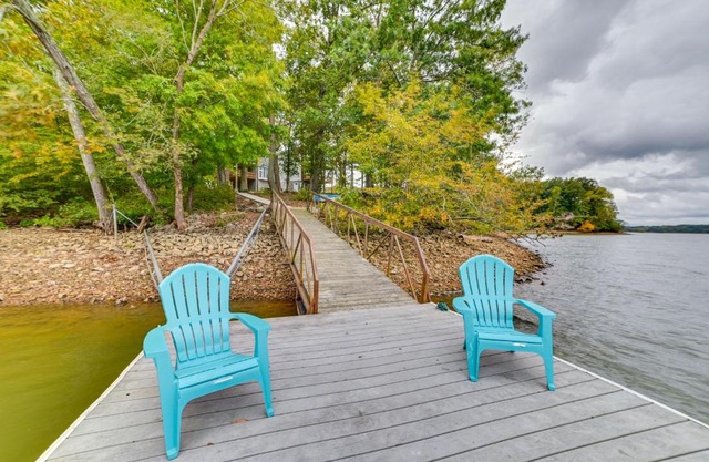 Lake Escape in Cadiz with Dock Families Welcome!