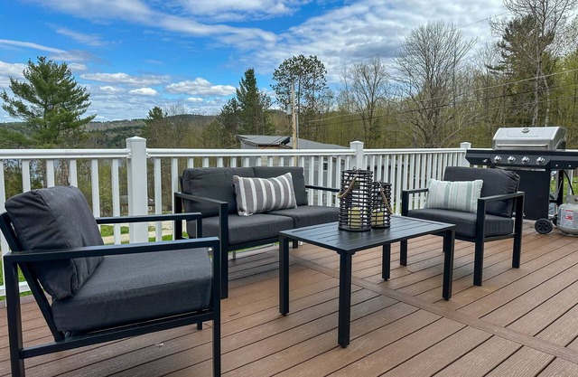 Lake Escape: Newly Renovated Waterview Home with Lake Access