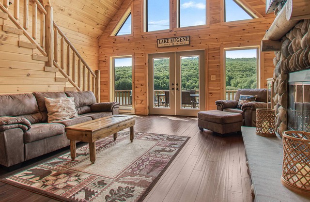 Lake Eugene Luxury Log Estate Brandneu, Baujahr 2019! Baseball am See!