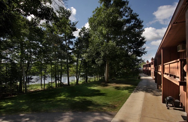 Lake Forest Resort – Relax on a Pristine Sandy Beach in the Northwoods!