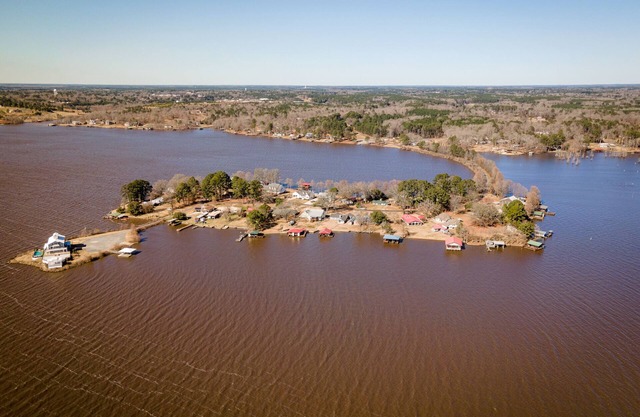 Lake Front | 2 Boat Slips | Hot Tub | Game room