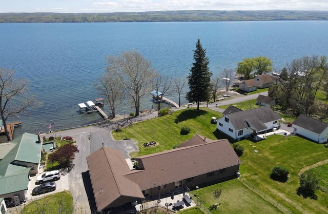 Lake front 7-bedroom house with movie theatre, hot tub, and game room!