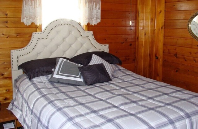 Lake front cabin close to UTV/ATV and snowmobile trails.