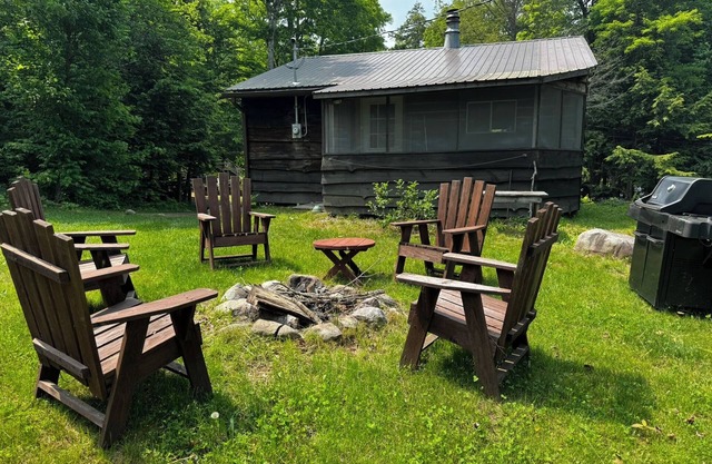 Die Knoll ~ Lake Front Cabin am wunderschönen Lincoln Pond!