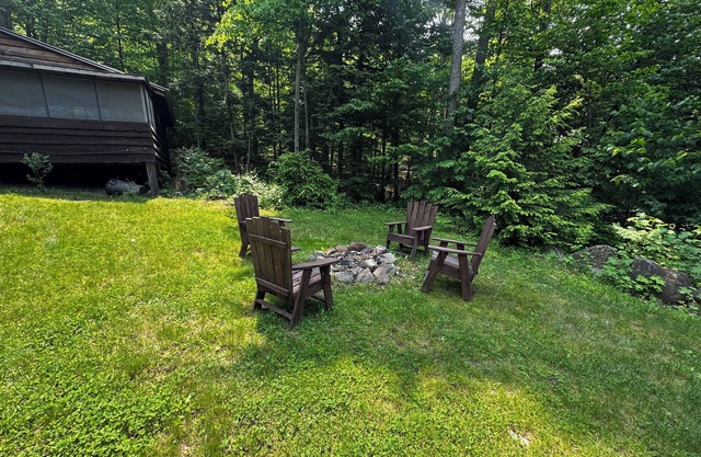 Overlook ~ Lake Front Cabin am schönen Lincoln Teich!