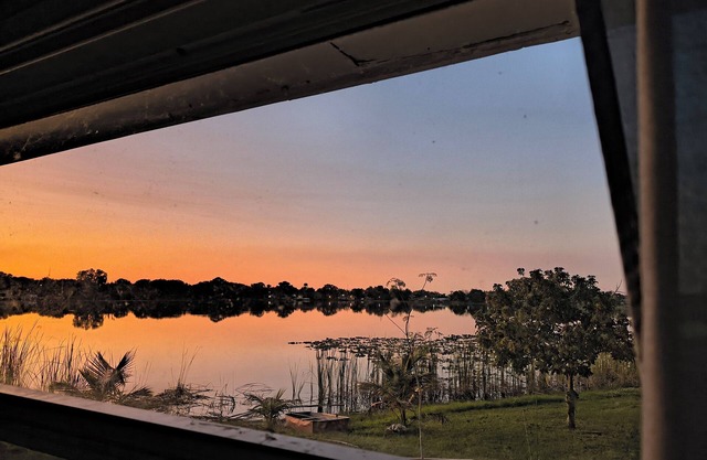 Lake Front: Charming 3-bedroom house with WiFi and AC in wonderful Winter Haven