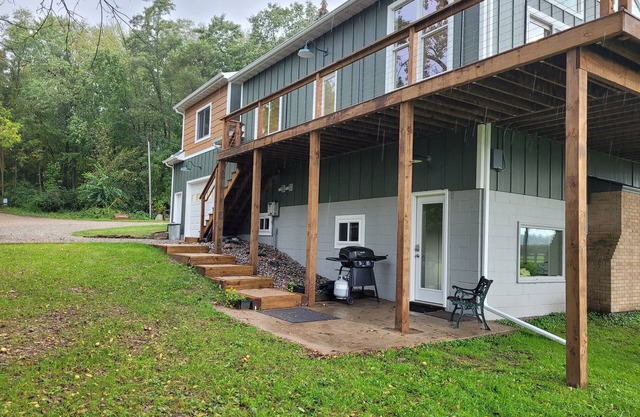 Lake front cottage Apartment