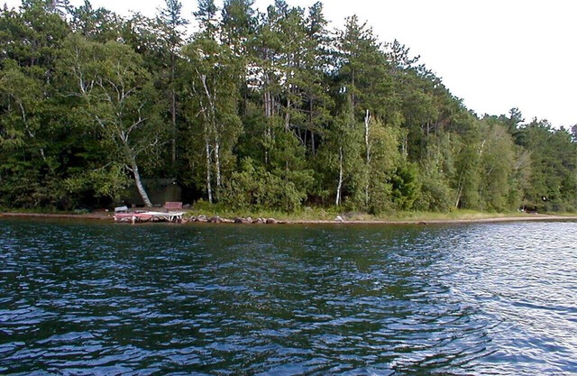 Lake Front Cottage Am Schönen Großen Portage See Mit Privatstrand Und Dock.