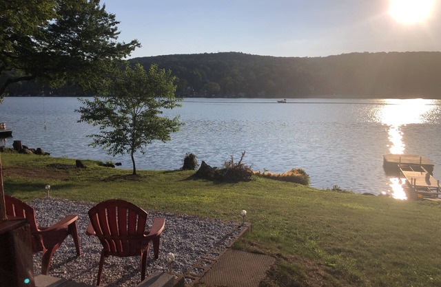 Lake Front Cottage!