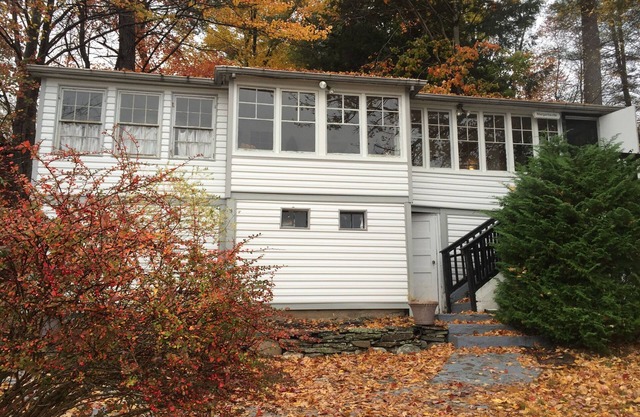 Lake Front Cottage mit "Million Dollar" "Blick auf Bergsee in Smallwood NY
