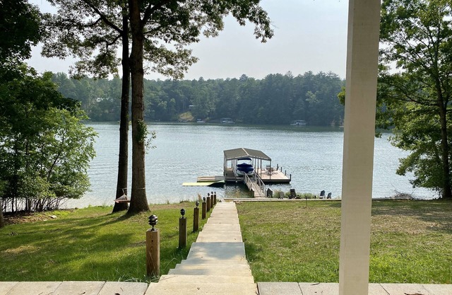 Lake Front Hideaway at Nottely