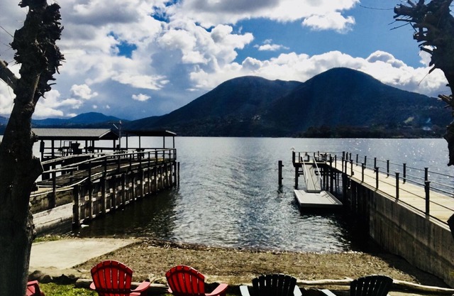 Haus am See mit privatem Bootsanleger, Strand, haustierfreundlich