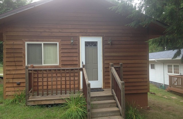 Lake Front Studio Cottage