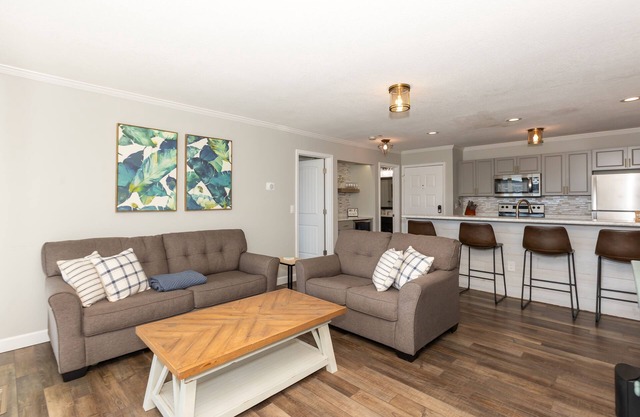 LAKE FRONT, UPDATED 2 BED 2 BATH OSAGE BEACH