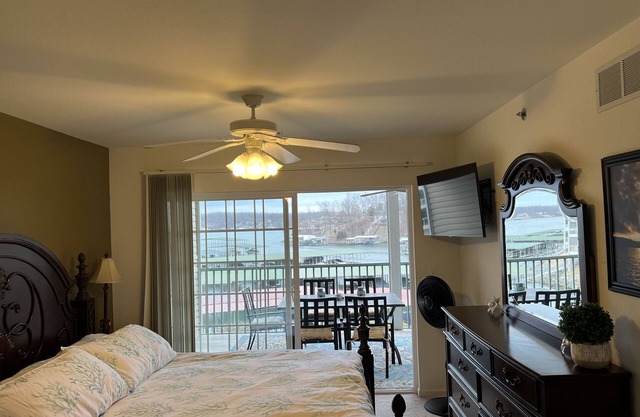 Lake Front Views in each Room ! Location Location