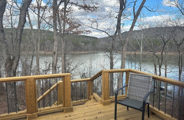 Lake Getaway at The Canyon