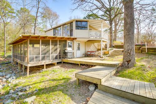 Lake Hamilton Family Gem Hot Tub and Boat Slip!