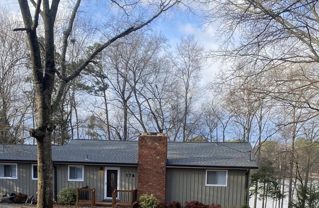 LAKE HARTWELL GETAWAY 3 BR 2B House with private dock and lake access.