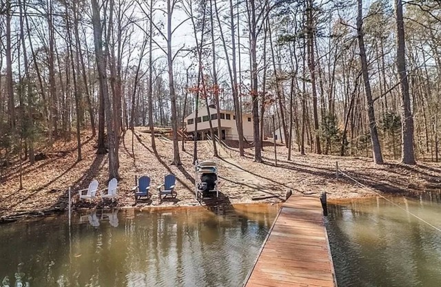 Lake Hartwell! Dock, kayaks, and paddleboards
