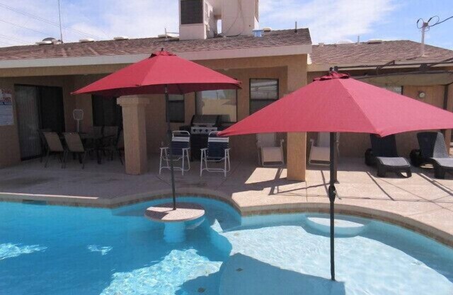 Havasu Home mit beheiztem Pool, wenige Minuten vom See entfernt, Schneevogel Spezial Nov & Dez
