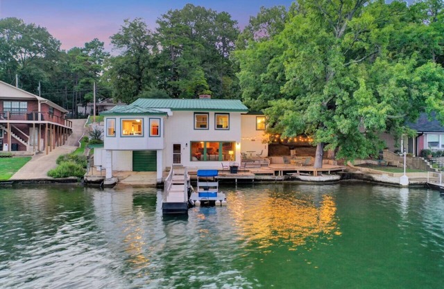 Lake Haven Chateau (On Lake Hamilton)