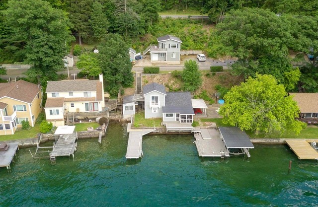 Lake Haven: Cozy Wine Trail Home with Bonus Suite