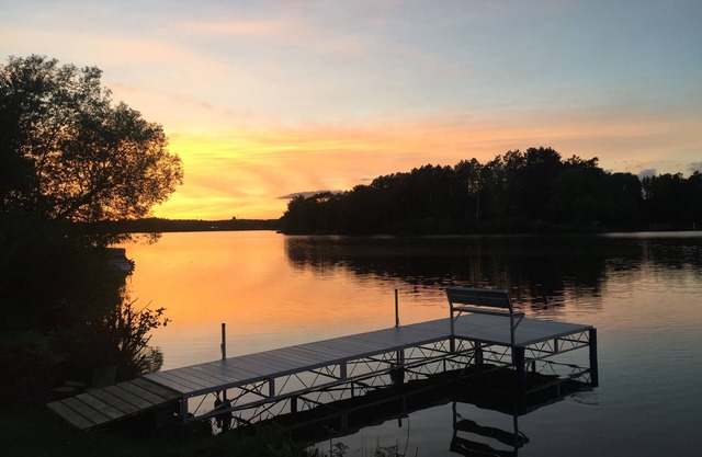 Lake Hayward. Private Lakefront zu Fuß in die Innenstadt von Hayward