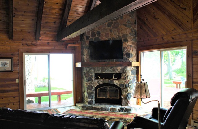Lake Home / Cabin, 3 Schlafzimmer + Loft, 2 Badezimmer (Schlafmöglichkeiten für bis zu 10)