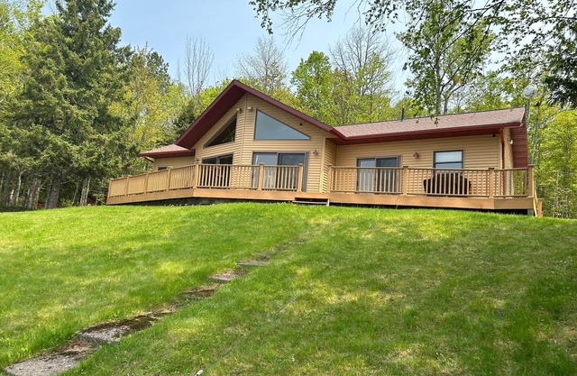 Lake home with UTV/Snow trails located at mailbox.
