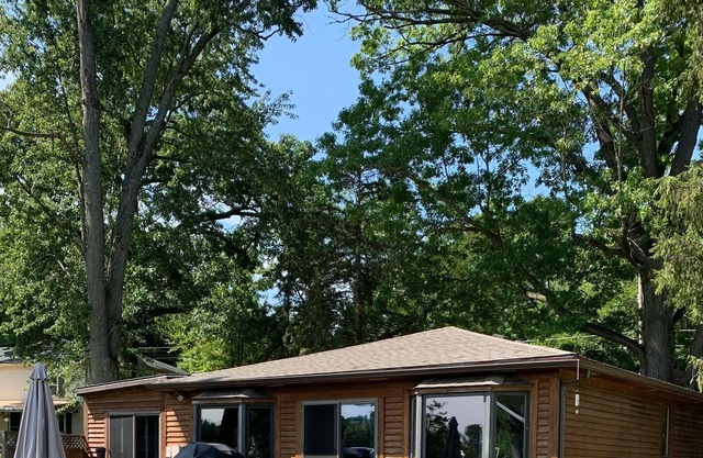 Lake House 14 miles from the Big House