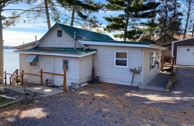 Lake House - 6 Beds - Northwoods Wisconsin - Pets Ok - Open for Winter