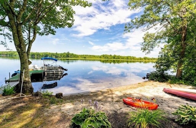 Lake House/Camp Quiet on Lake Pleasant- Hot Tub, Fire Pit, Direct Water Access