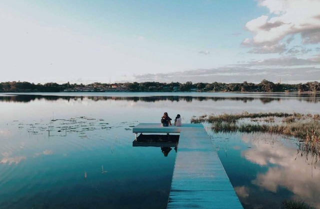 LAKE HOUSE FAMILY VACATION RETREAT, w/water toys sleeps 16 and RACE Ready