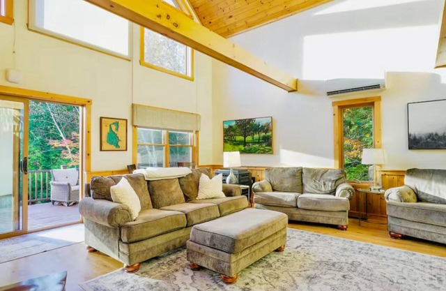 Lake House Oasis on Cold Stream