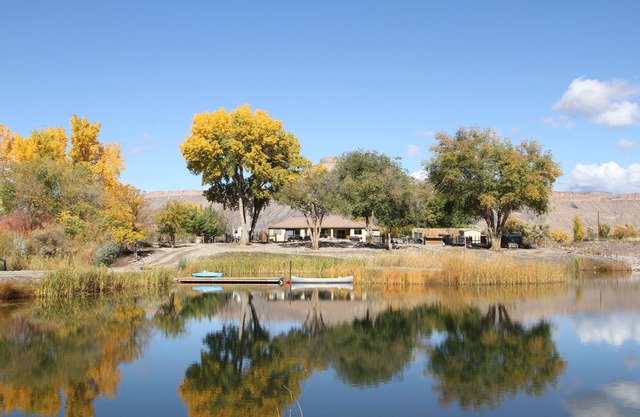 Colorado am Fluss FARM, privater Strand, Teich, 10 Morgen, Weinland, ANSICHTEN
