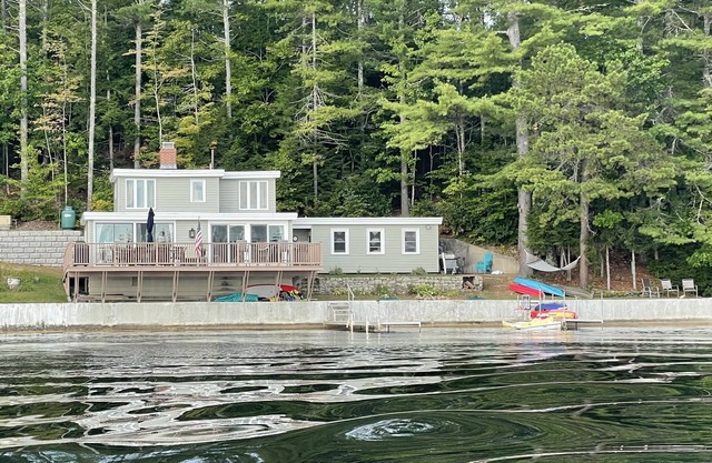 Lake house w/ deck overlooking Mousam Lake