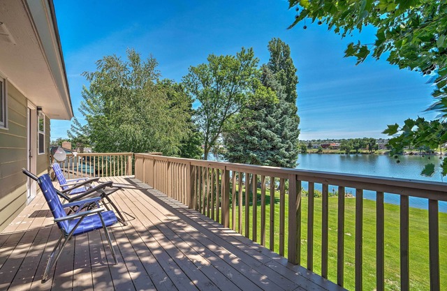NEU! Moses Lake Home mit Dock, 1 Mi zum Surfen und Rutschen