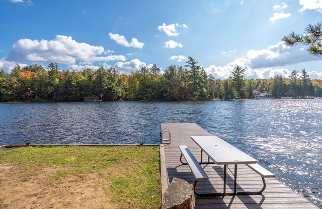 Lake House Waterfront 4 bed 3 bath house w/ dock & firepit .5 miles to Old Forge