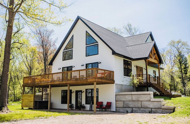 Lake House With Beach Access