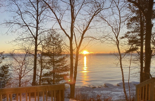 Lake Huron private Sugar Sandy beach with Cozy cabin!