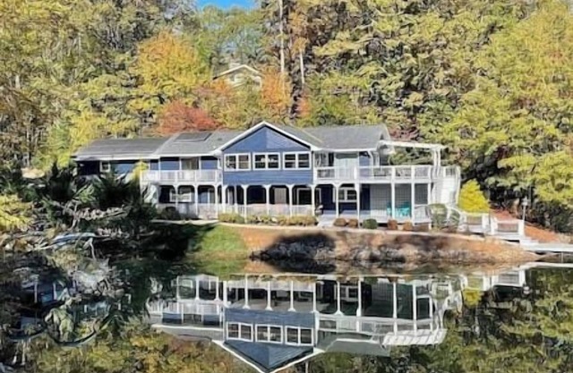 Lake Keowee Home w Dock, Kayaks, Hot Tub!