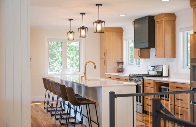 Lake|King bed|Game room|Firepit|AC