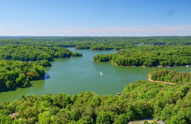 Lake Lanier Getaway mit zweistöckigem Dock in den wunderschönen North Georgia Mountains
