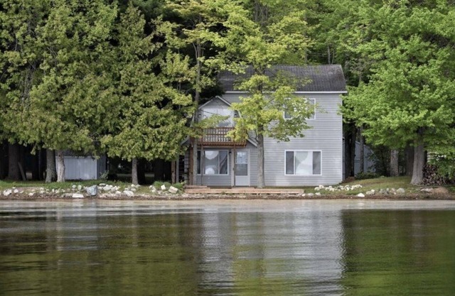 Lake life at its finest with nearby outdoor adventures! Hunters and ORV welcome!
