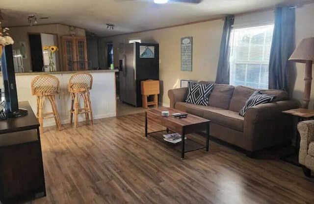 Lake Life Home