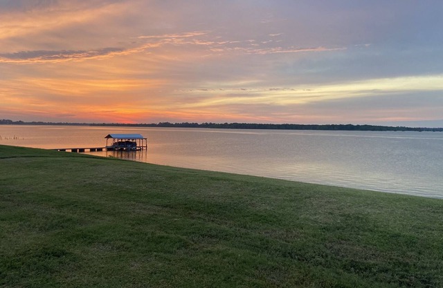 Lake life where fishing comes easy!
