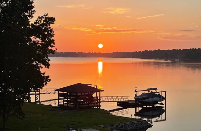 Lake Murray Waterfront Cottage