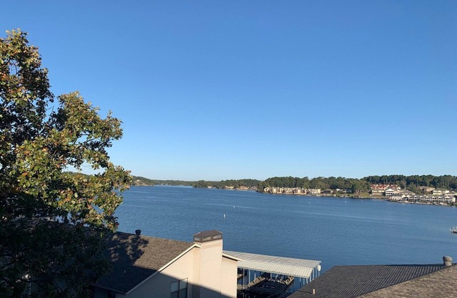 Lake Lovers Retreat in Luxury 2/2 Condo